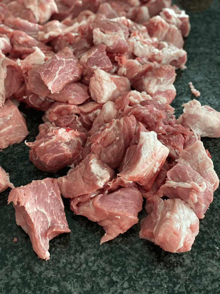 Russischer Schaschlik geschnittenes Fleisch